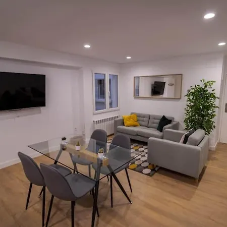 Happy Place Apartment